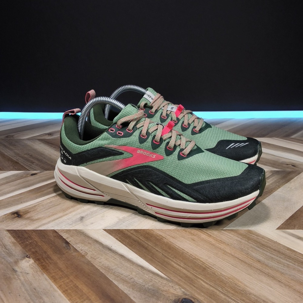 Brooks Cascadia 16 Women's Size 8.5 Basil Coral Trail Running Shoes 1203631B394